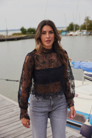 Floral Emb Lace Blouse | Blonde bluse fra Avery