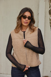 Rowe Teddy Waistcoat | Savannah Tan | Vest fra Mos Mosh