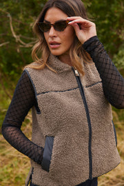 Rowe Teddy Vest | Falcon | Vest fra Mos Mosh