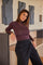 Daisy T-neck | Chocolate | T-Shirt fra Statebird