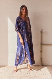 Serengeti Sun Dress | Navy | Tiedye Kaftan kjole fra Statebird