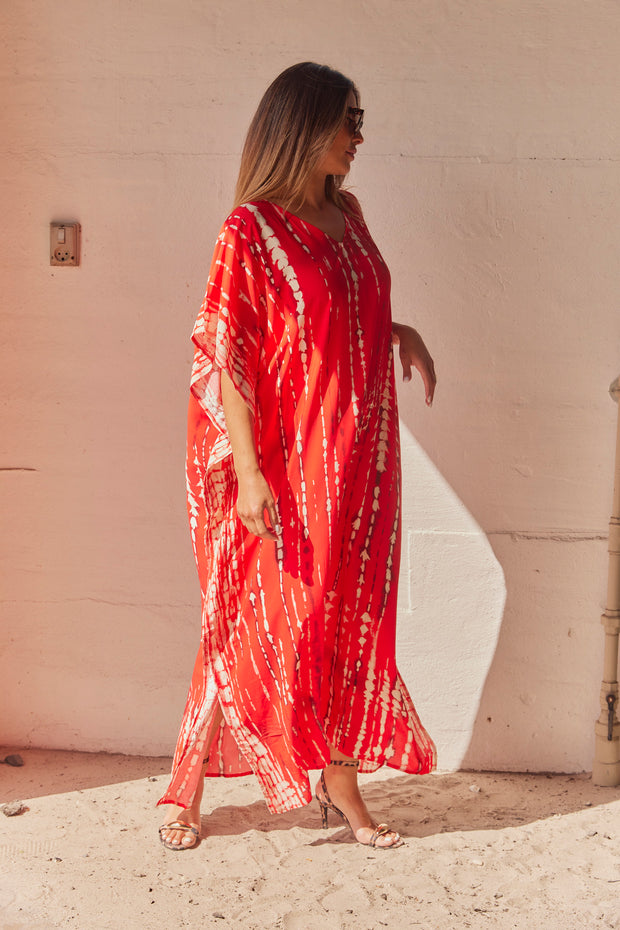 Serengeti Sun Dress | Red | Tiedye Kaftan kjole fra Statebird