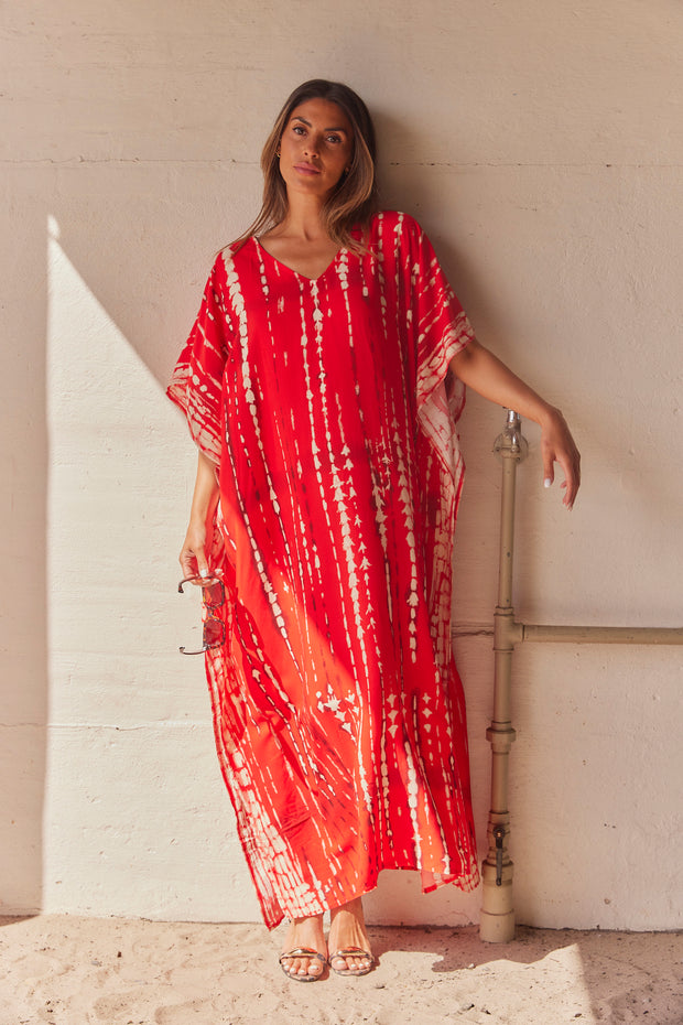 Serengeti Sun Dress | Red | Tiedye Kaftan kjole fra Statebird