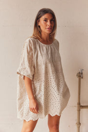 Marie Broderie Anglaise Top | Beige | Bluse fra Atelier C