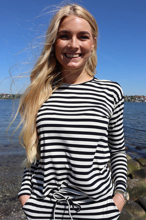 Natalia L's Boxy Bluse | Schwarzer Cremestreifen | Bluse von Liberté
