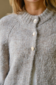 Benuta Flauschige Strickjacke | Hellgrau Melange | Strickmode von Neo Noir
