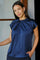 Drapierte Satinbluse Fleur | Marineblau | Bluse von Neo Noir