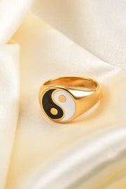 Yin Yang Ring | Black & White | Ring fra Birdsong