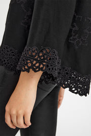 Naja embroidery blouse | Black | Skjorte fra Gustav