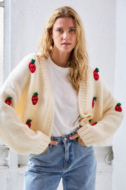 Strawberry Cardigan | Ecru | Strik fra Avery
