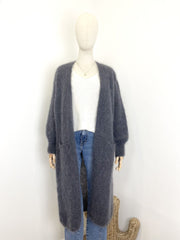 Long open cardigan in fluffy mohair 82121L | Mouse Gray | Strik fra Atelier C