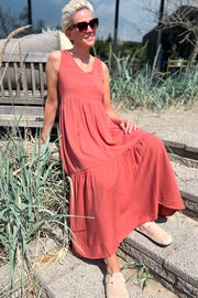 Salome Floor Dress | Dusty Red | Kjole fra French Laundry