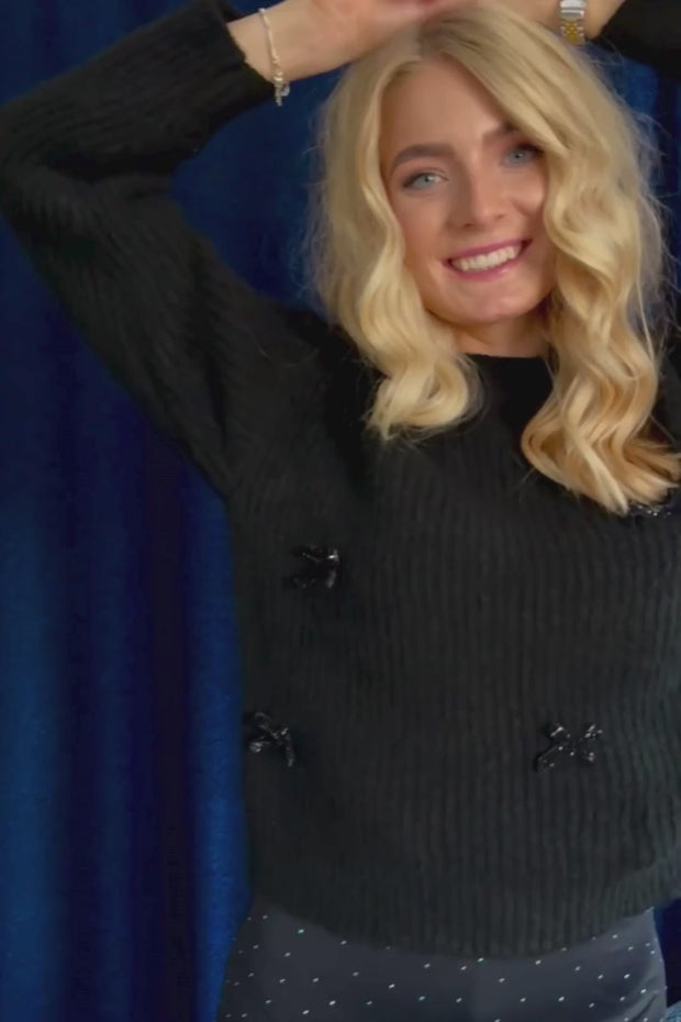 Fro Bow Pullover | Black Silver Bow | Bluse fra Liberté