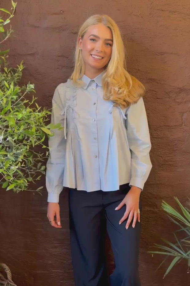 Fie Ls Frill Shirt | Light Blue | Skjorte fra Liberté