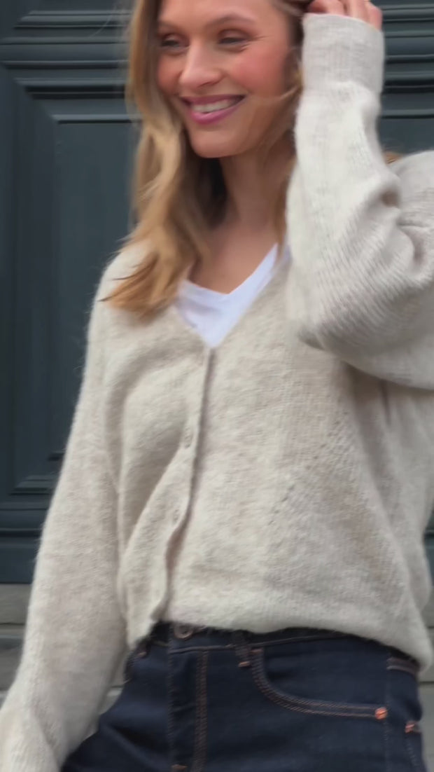 Thora V-Neck Knit Cardigan | Feather Gray | Strik fra Mos Mos