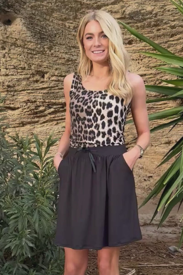 Alma Turn Top | Big Lux Leo Fossil | Vendbar top fra Liberté