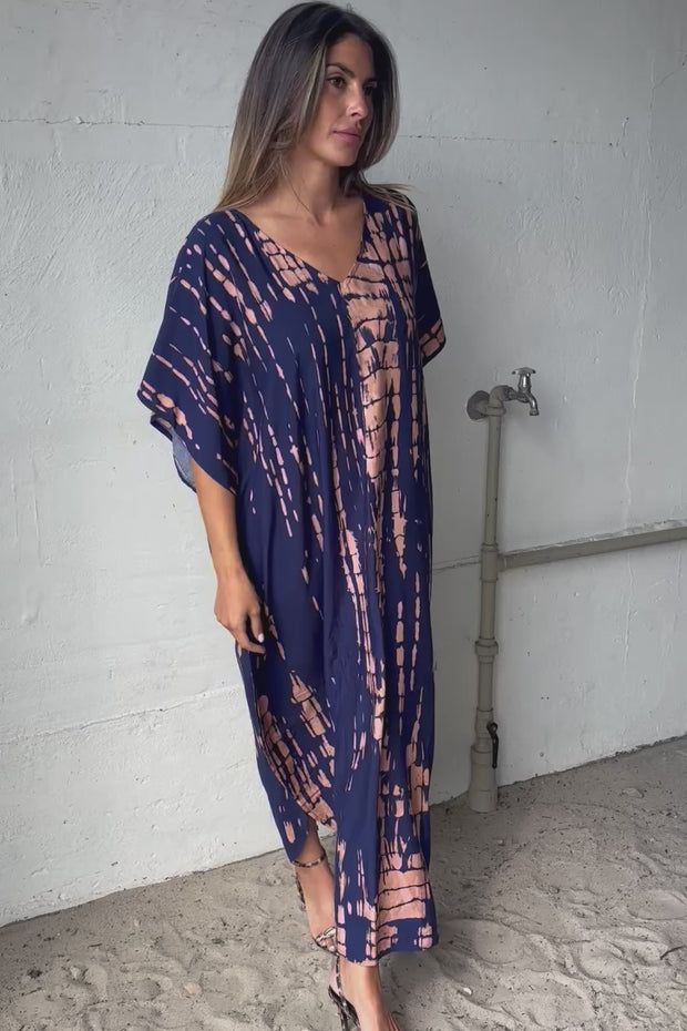 Serengeti Sun Dress | Navy | Tiedye Kaftan kjole fra Statebird