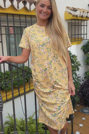 Alma Tshirt Dress | Yellow Green Flower | Kjole fra Liberté