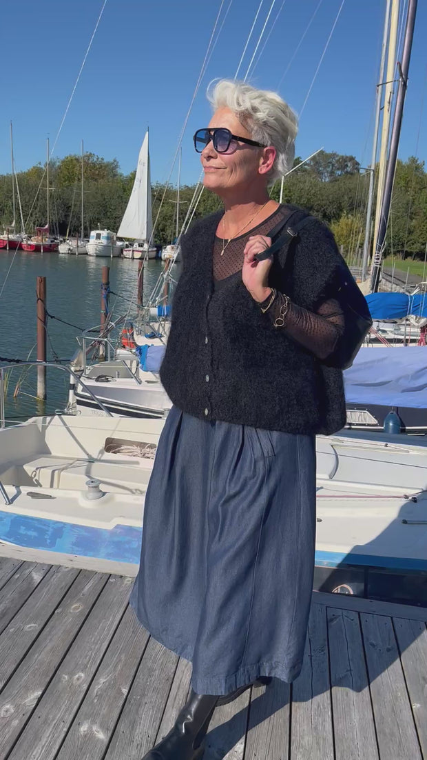 Sleeveless vest in 80% kid mohair V7485 | Black | Strik fra Atelier C