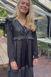 Nor Ls Frill Dress | Black Sequins | Kjole fra Liberté
