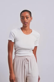 Elaine O-SS Seamless Silk Tee   | White | T-shirt fra Mos Mosh