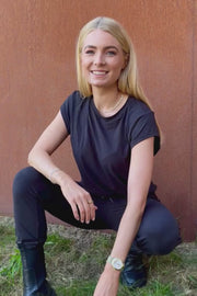 Alma U Tshirt | Black Black Simili | Top fra Liberté