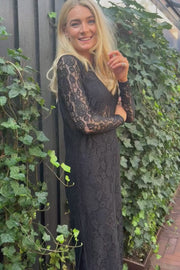 Lacy Ls Long Dress | Black Lace | Kjole fra Liberté