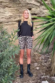 Alma shorts | Big Lux Leo Fossil | Shorts fra Liberté Essentiel