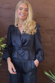 Tiki Ls Twist Blouse | Navy Black | Bluse fra Liberté