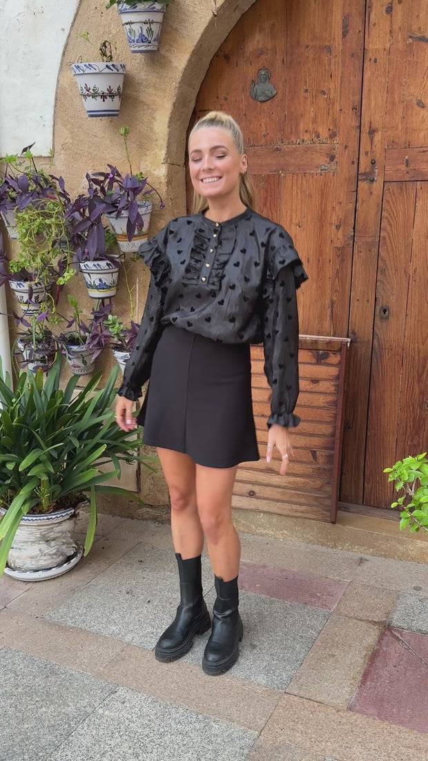 Tia Ls Frill Blouse | Black Heart |  fra Liberté
