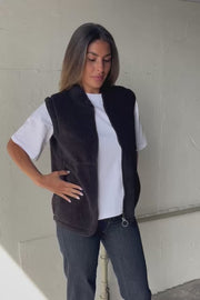 Ada Waistcoat | Sort | Teddy vest fra French Laundry