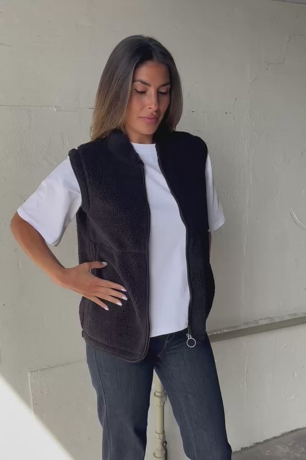 Ada Waistcoat | Sort | Teddy vest fra French Laundry