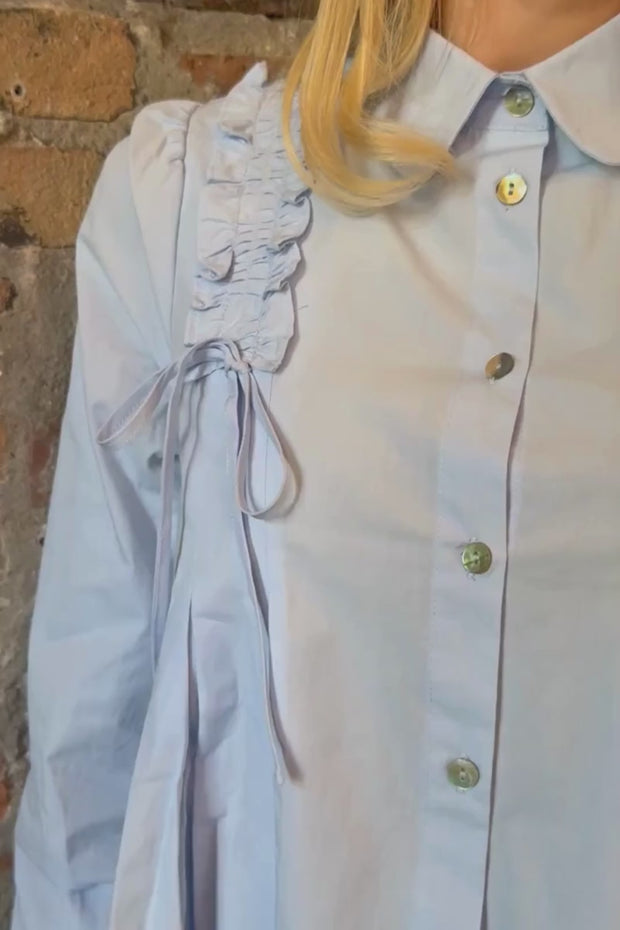 Fie Ls Frill Shirt | Light Blue | Skjorte fra Liberté