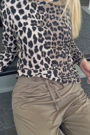 Alma Ls Twist Tshirt | Big Lux Leo Fossil | T-shirt fra Liberté