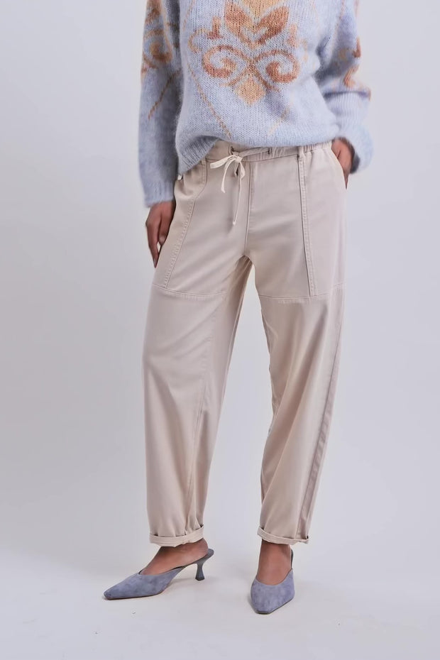 Maison Ayi Pant   | Feather Gray | Bukser fra Mos Mosh