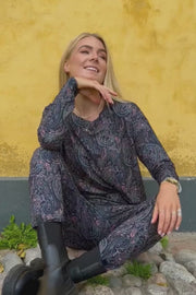 Alma Ls Top | Night Sky Paisley | Top fra Liberté