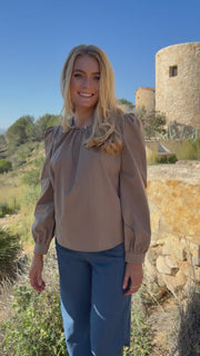 Pen Pearl Blouse | Light Brown | Bluse fra Liberté