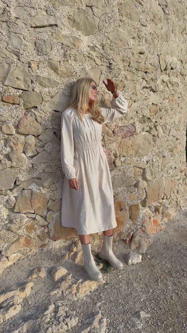 Liv Ls Long Dress | Cashew Creme | Kjole fra Liberté