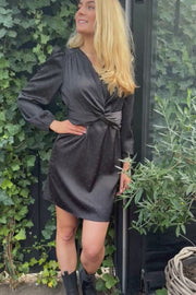 Tiki Ls Twist Dress | Black Diamond | Kjole fra Liberté
