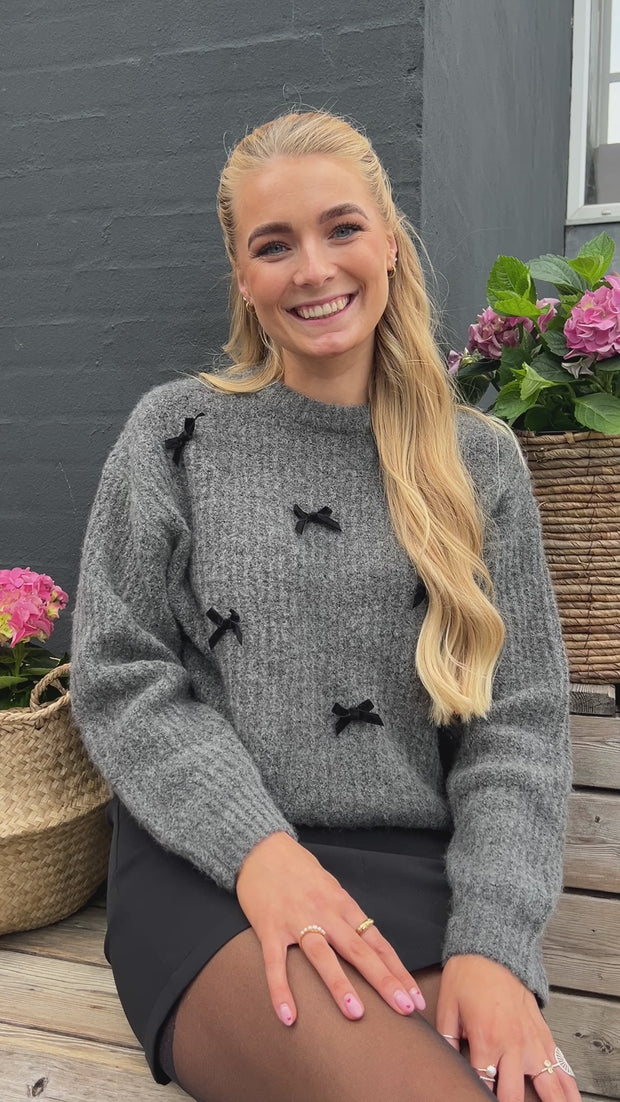 Fro Bow Pullover | Dark Grey | Strik fra Liberté