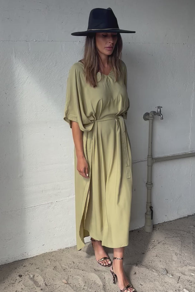 Pacific Dress | Army | Oversize kjole med bindebånd fra Statebird