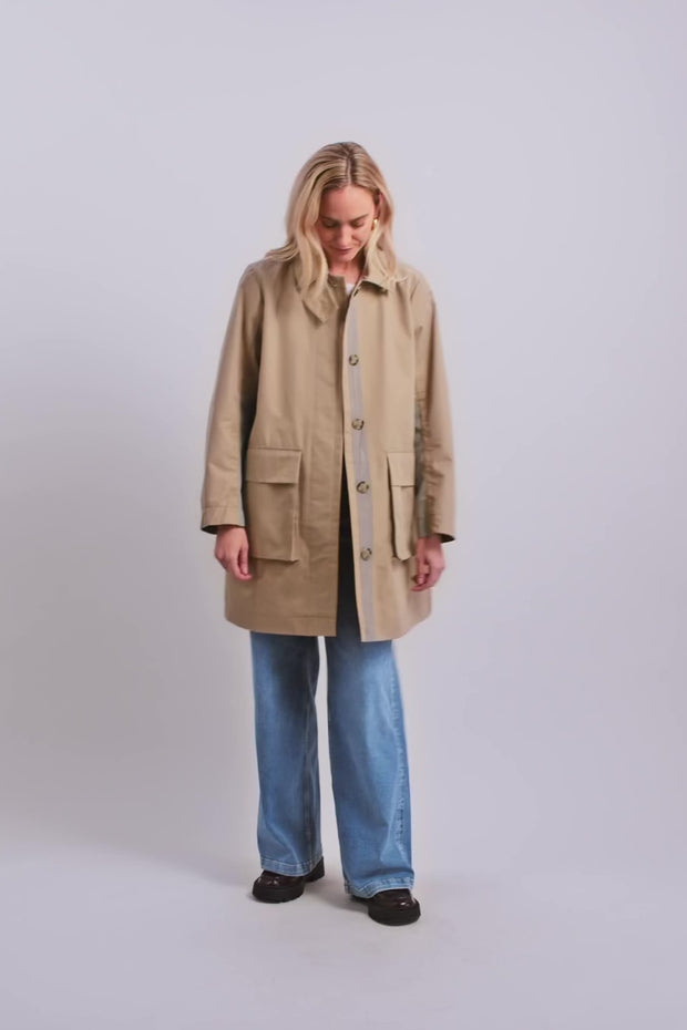 Indrani Trenchcoat  | Sesame | Jakke fra Mos Mosh