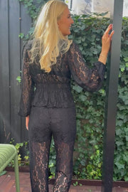 Tiki Ls Twist Blouse | Black Lace | Bluse fra Liberté