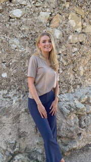 Ulla Ss Vneck Tshirt | Dark Sand | T-shirt fra Liberté