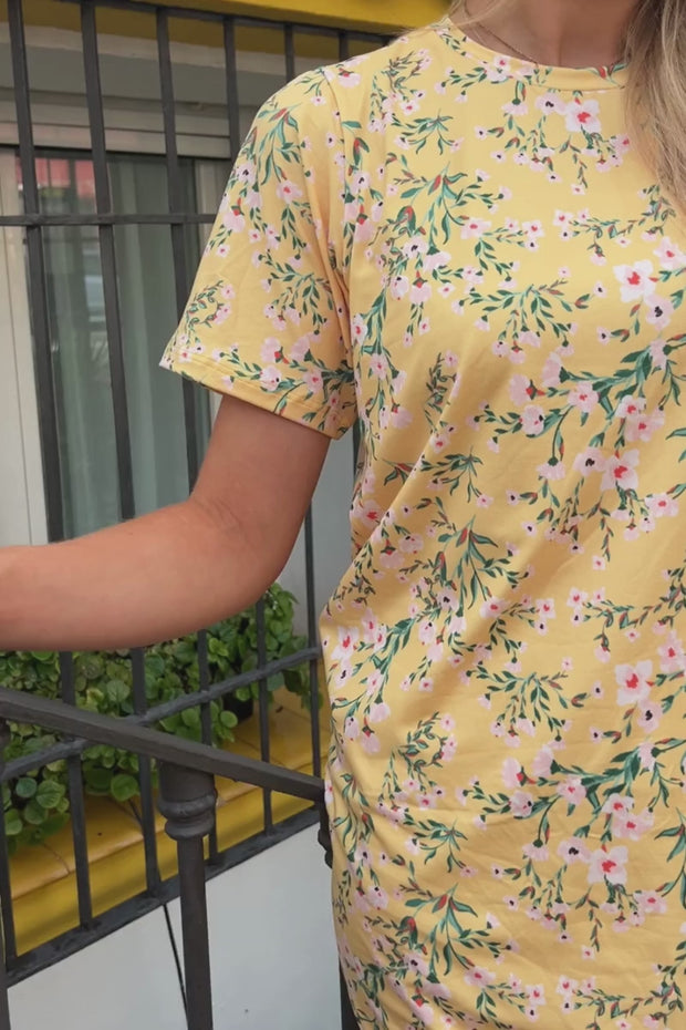 Alma Tshirt Dress | Yellow Green Flower | Kjole fra Liberté