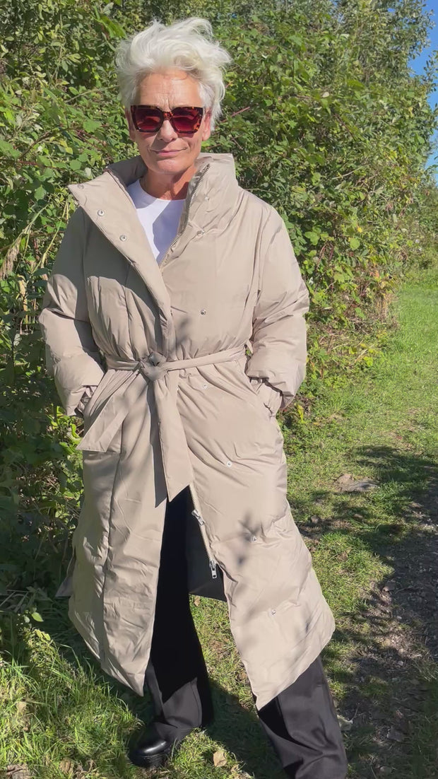 Lilly Long coat | Taupe | Frakke fra French Laundry