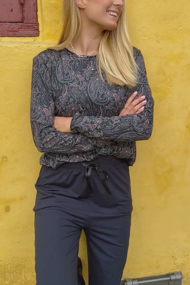 Alma Ls U Tshirt | Night Sky Paisley | T-Shirt fra Liberté