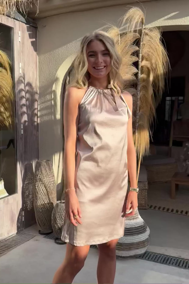 Hailey Halterneck Dress | Champagne Diamond | Kjole fra Liberté