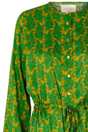 Anastacia Dress | Green | Lang kjole med print fra Lollys Laundry