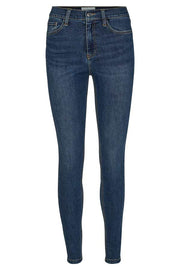 Harlow Jeans | Medium Blue | Fittet Jeans fra Freequent